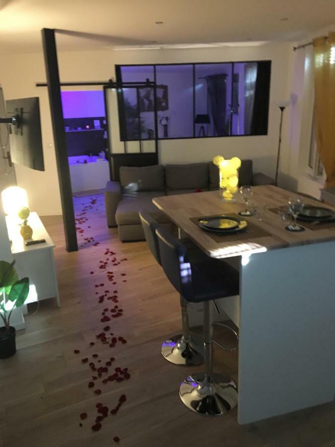 Apartment Lovely & Sauna Bourges